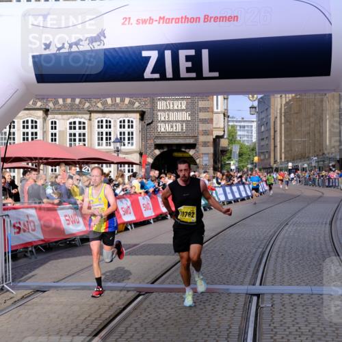 13.09.2026 - 21. swb-Marathon Bremen Tim E. http://msf.ph/oto/10299642 13.09.2026 10:39:15 Ziel 10782, 10926, 11127, 11338, 12003 meine-sportfotos.de