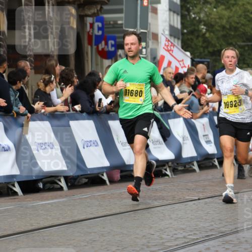 13.09.2026 - 21. swb-Marathon Bremen Strokosch-Dieckow http://msf.ph/oto/10299665 13.09.2026 10:50:30 Ziel 10170, 10452, 10876, 11111, 11128, 11178, 11415, 11497, 11499, 12240, 12269, 12510, 10267, 10764, 11220, 11276, 11664, 11753, 11774, 12052, 12309, 12488, 13544 meine-sportfotos.de