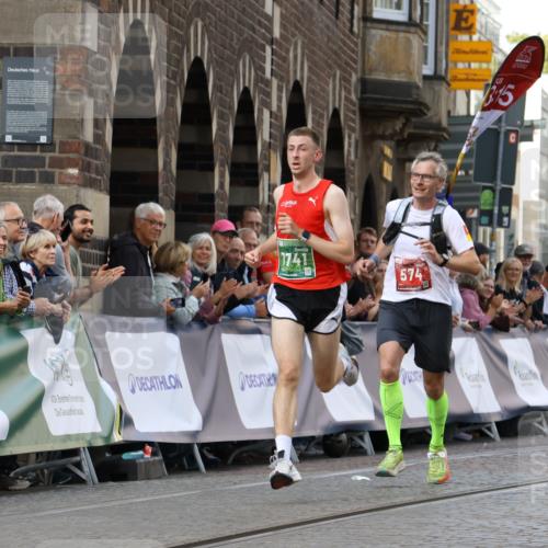 13.09.2026 - 21. swb-Marathon Bremen Strokosch-Dieckow http://msf.ph/oto/10299677 13.09.2026 12:47:07 Ziel 238, 574, 841, 1391, 7741 meine-sportfotos.de