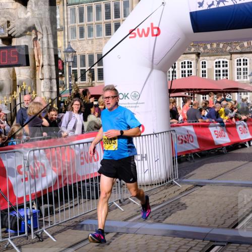 13.09.2026 - 21. swb-Marathon Bremen Tim E. http://msf.ph/oto/10299686 13.09.2026 10:39:22 Ziel 10782, 11338, 11454, 12003, 13641 meine-sportfotos.de