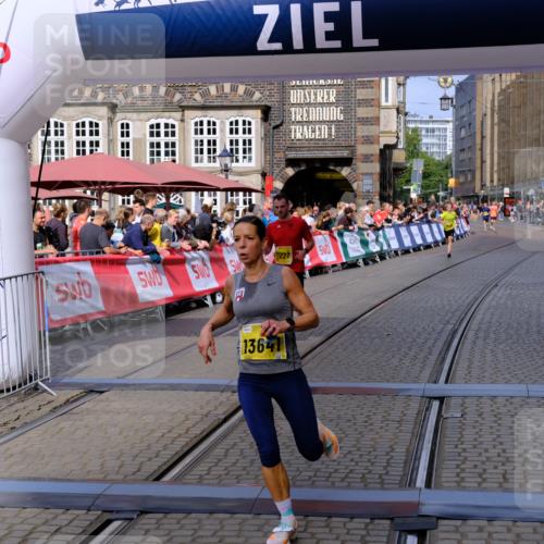 13.09.2026 - 21. swb-Marathon Bremen Tim E. http://msf.ph/oto/10299723 13.09.2026 10:39:31 Ziel 11227, 11454, 12003, 13556, 13641 meine-sportfotos.de