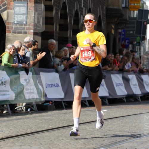 13.09.2026 - 21. swb-Marathon Bremen Strokosch-Dieckow http://msf.ph/oto/10299741 13.09.2026 12:47:30 Ziel 649, 7741, 991, 1161, 1783 meine-sportfotos.de
