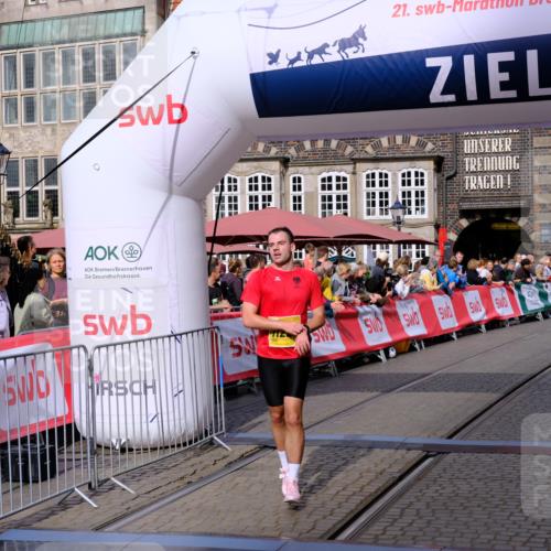 13.09.2026 - 21. swb-Marathon Bremen Tim E. http://msf.ph/oto/10299742 13.09.2026 10:39:32 Ziel 11227, 11454, 12003, 13556, 13641 meine-sportfotos.de