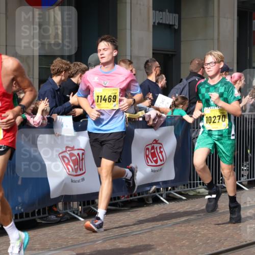 13.09.2026 - 21. swb-Marathon Bremen Strokosch-Dieckow http://msf.ph/oto/10299760 13.09.2026 10:47:25 Ziel 10172, 10210, 10223, 10270, 10393, 10592, 10594, 10860, 10873, 11018, 11130, 11360, 11469, 11634, 11646, 11809, 11894, 12077, 12278, 12296, 12318, 12547, 12558, 13521, 10189, 10310, 10319, 10744, 10807, 10898, 11187, 11269, 11462, 11650, 11651, 11814, 12048, 12195, 12298, 12415, 12470, 13528, 13545, 13589, 13613 meine-sportfotos.de