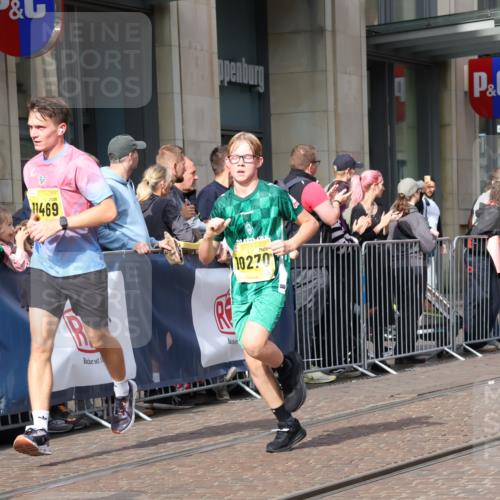 13.09.2026 - 21. swb-Marathon Bremen Strokosch-Dieckow http://msf.ph/oto/10299767 13.09.2026 10:47:25 Ziel 10172, 10210, 10223, 10270, 10393, 10592, 10594, 10860, 10873, 11018, 11130, 11360, 11469, 11634, 11646, 11809, 11894, 12077, 12278, 12296, 12318, 12547, 12558, 13521, 10189, 10310, 10319, 10744, 10807, 10898, 11187, 11269, 11462, 11650, 11651, 11814, 12048, 12195, 12298, 12415, 12470, 13528, 13545, 13589, 13613 meine-sportfotos.de