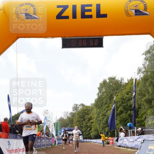 13.09.2026 - Airport Race Dennis Weichert http://msf.ph/oto/10299771 13.09.2026 10:37:25 Ziel 5105, 5107, 5255, 5258, 5363, 5407, 5461, 5462 meine-sportfotos.de