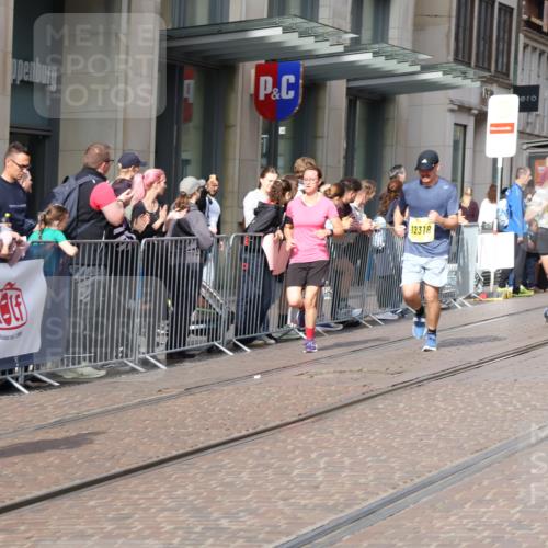 13.09.2026 - 21. swb-Marathon Bremen Strokosch-Dieckow http://msf.ph/oto/10299775 13.09.2026 10:47:26 Ziel 10172, 10210, 10223, 10270, 10393, 10592, 10594, 10860, 10873, 11018, 11130, 11360, 11469, 11634, 11646, 11809, 11894, 12077, 12278, 12296, 12318, 12547, 12558, 13521, 10189, 10270, 10310, 10319, 10744, 10807, 10898, 11187, 11269, 11462, 11469, 11650, 11651, 11814, 12048, 12195, 12296, 12298, 12415, 12470, 13528, 13545, 13589, 13613 meine-sportfotos.de