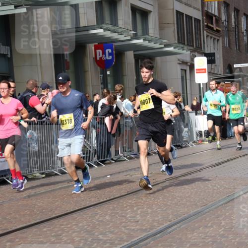 13.09.2026 - 21. swb-Marathon Bremen Strokosch-Dieckow http://msf.ph/oto/10299815 13.09.2026 10:47:28 Ziel 10172, 10210, 10223, 10393, 10592, 10594, 10860, 10873, 11018, 11130, 11360, 11634, 11735, 11809, 11894, 12077, 12278, 12318, 12547, 12558, 10189, 10270, 10310, 10319, 10744, 10807, 10873, 10898, 11187, 11269, 11462, 11469, 11646, 11650, 11651, 11814, 12048, 12195, 12296, 12298, 12415, 12470, 13521, 13528, 13545, 13589 meine-sportfotos.de
