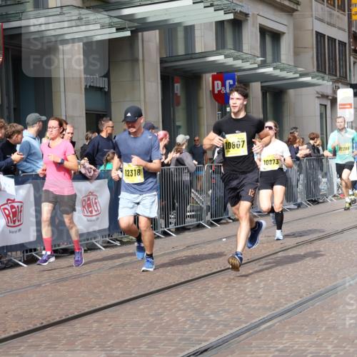 13.09.2026 - 21. swb-Marathon Bremen Strokosch-Dieckow http://msf.ph/oto/10299823 13.09.2026 10:47:28 Ziel 10172, 10210, 10223, 10393, 10592, 10594, 10860, 10873, 11018, 11130, 11360, 11634, 11735, 11809, 11894, 12077, 12278, 12318, 12547, 12558, 10189, 10270, 10310, 10319, 10744, 10807, 10873, 10898, 11187, 11269, 11462, 11469, 11646, 11650, 11651, 11814, 12048, 12195, 12296, 12298, 12415, 12470, 13521, 13528, 13545, 13589 meine-sportfotos.de