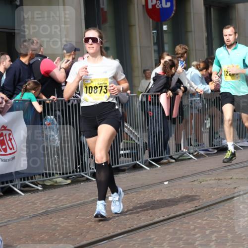 13.09.2026 - 21. swb-Marathon Bremen Strokosch-Dieckow http://msf.ph/oto/10299846 13.09.2026 10:47:29 Ziel 10172, 10210, 10223, 10393, 10592, 10594, 10860, 11018, 11130, 11360, 11634, 11735, 11809, 11894, 12077, 12278, 12318, 12547, 12558, 10189, 10223, 10270, 10310, 10319, 10744, 10807, 10873, 10898, 11187, 11269, 11462, 11469, 11646, 11650, 11651, 11814, 12048, 12195, 12296, 12298, 12318, 13521, 13528, 13545, 13589 meine-sportfotos.de