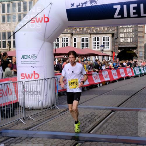 13.09.2026 - 21. swb-Marathon Bremen Tim E. http://msf.ph/oto/10299849 13.09.2026 10:39:52 Ziel 11713, 12404, 13513, 13642 meine-sportfotos.de