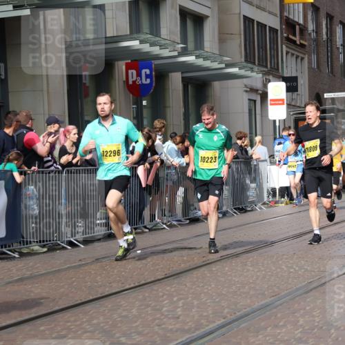 13.09.2026 - 21. swb-Marathon Bremen Strokosch-Dieckow http://msf.ph/oto/10299869 13.09.2026 10:47:30 Ziel 10172, 10210, 10393, 10592, 10594, 10860, 11018, 11130, 11360, 11634, 11735, 11809, 11894, 12077, 12278, 12487, 12547, 12558, 10189, 10223, 10270, 10310, 10319, 10807, 10873, 10898, 11187, 11269, 11462, 11469, 11646, 11650, 11651, 11814, 12048, 12195, 12296, 12298, 12318, 13521, 13528, 13545, 13589 meine-sportfotos.de