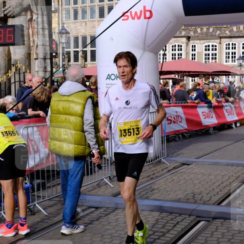 13.09.2026 - 21. swb-Marathon Bremen Tim E. http://msf.ph/oto/10299872 13.09.2026 10:39:53 Ziel 11713, 12404, 13513, 13642 meine-sportfotos.de