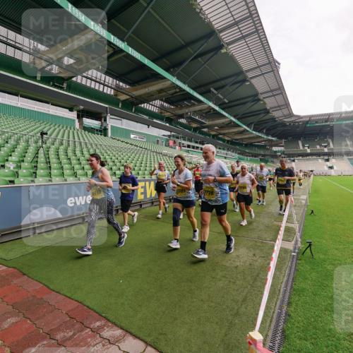13.09.2026 - 21. swb-Marathon Bremen Michael Burmester http://msf.ph/oto/10299896 13.09.2026 10:37:59 Laufen im Stadion 10090, 10091, 10092, 10150, 10153, 10154, 10168, 10186, 10188, 10190, 10198, 10205, 10237, 10257, 10259, 10260, 10273, 10274, 10283, 10296, 10305, 10315, 10323, 10327, 10331, 10332, 10370, 10375, 10376, 10390, 10429, 10432, 10444, 10465, 10488, 10497, 10500, 10516, 10526, 10598, 10613, 10633, 10645, 10647, 10648, 10654, 10659, 10661, 10663, 10674, 10681, 10682, 10695, 10697, 10802, 10823 meine-sportfotos.de