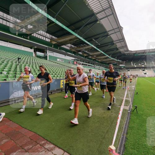 13.09.2026 - 21. swb-Marathon Bremen Michael Burmester http://msf.ph/oto/10299901 13.09.2026 10:38:00 Laufen im Stadion 10090, 10091, 10092, 10150, 10153, 10154, 10168, 10186, 10188, 10190, 10198, 10205, 10237, 10257, 10259, 10260, 10273, 10274, 10283, 10296, 10305, 10315, 10323, 10327, 10331, 10332, 10370, 10375, 10376, 10390, 10429, 10432, 10444, 10465, 10488, 10497, 10500, 10516, 10526, 10598, 10613, 10633, 10645, 10647, 10648, 10654, 10659, 10661, 10663, 10674, 10681, 10682, 10695, 10697, 10802, 10823 meine-sportfotos.de