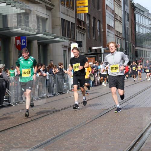 13.09.2026 - 21. swb-Marathon Bremen Strokosch-Dieckow http://msf.ph/oto/10299903 13.09.2026 10:47:31 Ziel 10172, 10210, 10393, 10592, 10594, 10860, 11018, 11130, 11360, 11634, 11735, 11809, 11894, 12077, 12278, 12354, 12487, 12547, 12558, 10189, 10223, 10270, 10310, 10319, 10807, 10873, 10898, 11130, 11187, 11269, 11462, 11469, 11646, 12048, 12195, 12296, 12298, 12318, 13521, 13528, 13545, 13589 meine-sportfotos.de