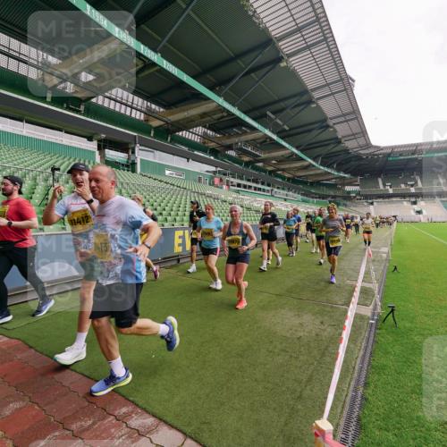 13.09.2026 - 21. swb-Marathon Bremen Michael Burmester http://msf.ph/oto/10299907 13.09.2026 10:38:02 Laufen im Stadion 10090, 10091, 10092, 10150, 10153, 10154, 10168, 10186, 10188, 10190, 10198, 10205, 10237, 10257, 10259, 10260, 10273, 10274, 10283, 10296, 10305, 10315, 10323, 10327, 10331, 10332, 10370, 10375, 10376, 10390, 10432, 10444, 10465, 10488, 10497, 10500, 10516, 10526, 10598, 10613, 10633, 10645, 10647, 10648, 10654, 10659, 10661, 10663, 10674, 10681, 10682, 10695, 10697, 10802, 10823 meine-sportfotos.de