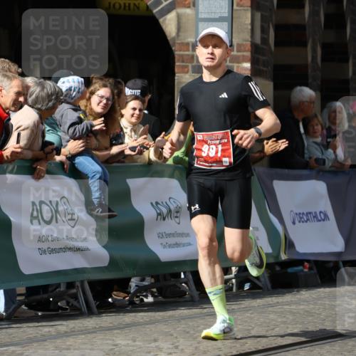 13.09.2026 - 21. swb-Marathon Bremen Strokosch-Dieckow http://msf.ph/oto/10299912 13.09.2026 12:48:10 Ziel 875, 991, 1161, 1783 meine-sportfotos.de