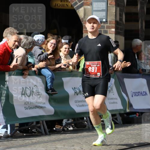 13.09.2026 - 21. swb-Marathon Bremen Strokosch-Dieckow http://msf.ph/oto/10299925 13.09.2026 12:48:10 Ziel 875, 991, 1161, 1783 meine-sportfotos.de