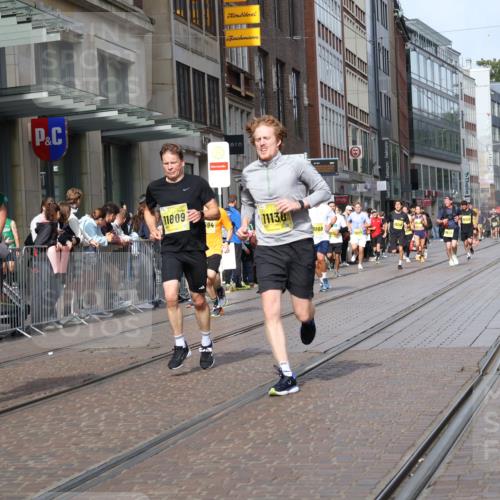 13.09.2026 - 21. swb-Marathon Bremen Strokosch-Dieckow http://msf.ph/oto/10299926 13.09.2026 10:47:31 Ziel 10172, 10210, 10393, 10592, 10594, 10860, 11018, 11130, 11360, 11634, 11735, 11809, 11894, 12077, 12278, 12354, 12487, 12547, 12558, 10189, 10223, 10270, 10310, 10319, 10807, 10873, 10898, 11130, 11187, 11269, 11462, 11469, 11646, 12048, 12195, 12296, 12298, 12318, 13521, 13528, 13545, 13589 meine-sportfotos.de