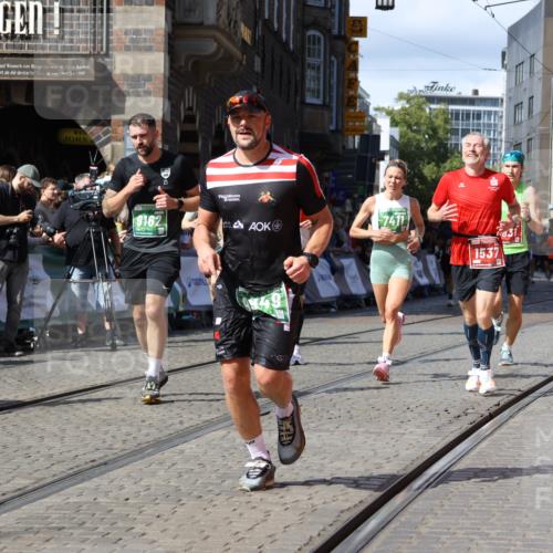 13.09.2026 - 21. swb-Marathon Bremen Strokosch-Dieckow http://msf.ph/oto/10299933 13.09.2026 13:20:34 Ziel 205, 232, 655, 1058, 1390, 1537, 1750, 1931, 2122, 2343, 2577, 2807, 2885, 2903, 3685, 3690, 4287, 4351, 5137, 5340, 5389, 5450, 5583, 6663, 6901, 7018, 7341, 7531, 7664, 8178, 9047, 9518, 9756, 13222, 541, 769, 876, 3866, 4174, 4482, 5213, 5855, 5954, 6177, 7411, 7517, 8005, 8141, 8804, 9162, 9691, 13126 meine-sportfotos.de