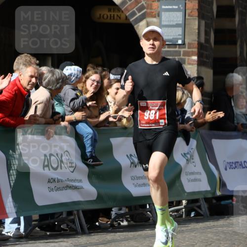 13.09.2026 - 21. swb-Marathon Bremen Strokosch-Dieckow http://msf.ph/oto/10299936 13.09.2026 12:48:10 Ziel 875, 991, 1161, 1783 meine-sportfotos.de