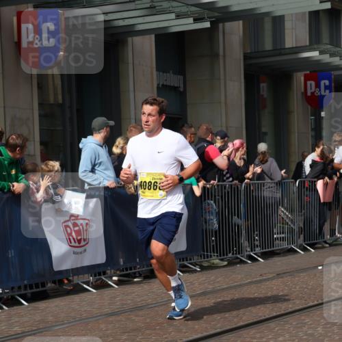 13.09.2026 - 21. swb-Marathon Bremen Strokosch-Dieckow http://msf.ph/oto/10299944 13.09.2026 10:47:37 Ziel 10142, 10172, 10329, 10393, 10592, 11018, 11193, 11360, 11634, 11735, 11894, 12278, 12354, 12487, 12558, 13620, 10189, 10210, 10223, 10270, 10310, 10319, 10594, 10807, 10860, 10873, 10898, 11130, 11187, 11269, 11462, 11469, 11646, 11809, 12048, 12077, 12195, 12296, 12318, 12547, 13521, 13528, 13545 meine-sportfotos.de