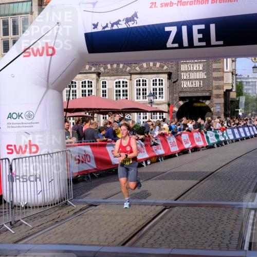 13.09.2026 - 21. swb-Marathon Bremen Tim E. http://msf.ph/oto/10299966 13.09.2026 10:40:08 Ziel 11198, 11721, 12144, 12339, 13519, 13642 meine-sportfotos.de