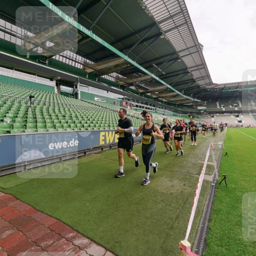 13.09.2026 - 21. swb-Marathon Bremen Michael Burmester http://msf.ph/oto/10299967 13.09.2026 10:38:18 Laufen im Stadion 10090, 10091, 10150, 10168, 10186, 10188, 10190, 10205, 10238, 10259, 10260, 10273, 10274, 10283, 10305, 10315, 10323, 10327, 10331, 10332, 10360, 10364, 10370, 10375, 10376, 10404, 10432, 10444, 10457, 10465, 10469, 10488, 10500, 10516, 10526, 10595, 10598, 10630, 10645, 10654, 10659, 10661, 10663, 10674, 10681, 10682, 10695, 10697, 10802, 10823 meine-sportfotos.de