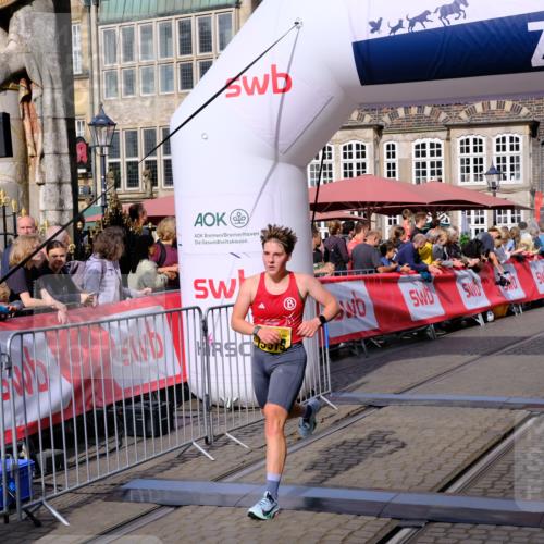 13.09.2026 - 21. swb-Marathon Bremen Tim E. http://msf.ph/oto/10299997 13.09.2026 10:40:09 Ziel 11198, 11721, 12144, 12339, 13519, 13642 meine-sportfotos.de