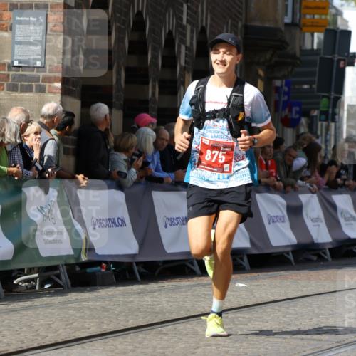13.09.2026 - 21. swb-Marathon Bremen Strokosch-Dieckow http://msf.ph/oto/10300011 13.09.2026 12:48:16 Ziel 358, 447, 875, 5428 meine-sportfotos.de