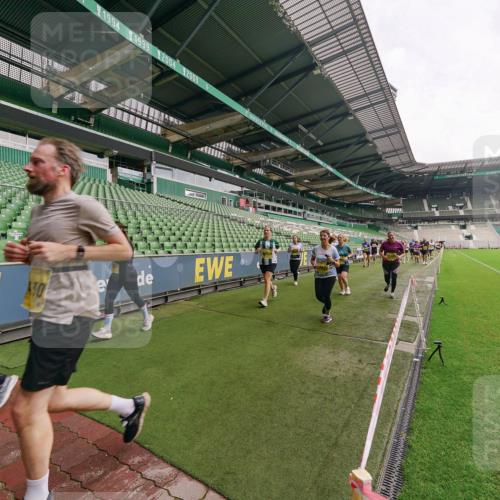 13.09.2026 - 21. swb-Marathon Bremen Michael Burmester http://msf.ph/oto/10300031 13.09.2026 10:38:32 Laufen im Stadion 10090, 10091, 10135, 10139, 10150, 10168, 10188, 10190, 10204, 10205, 10238, 10259, 10260, 10273, 10274, 10283, 10305, 10315, 10323, 10360, 10363, 10364, 10370, 10375, 10376, 10378, 10404, 10432, 10444, 10457, 10465, 10469, 10488, 10505, 10510, 10511, 10516, 10526, 10595, 10598, 10609, 10630, 10645, 10654, 10661, 10662, 10663, 10664, 10674, 10681, 10682, 10686, 10695, 10697, 10802, 10823 meine-sportfotos.de