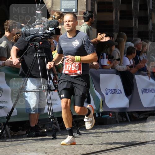 13.09.2026 - 21. swb-Marathon Bremen Strokosch-Dieckow http://msf.ph/oto/10300043 13.09.2026 13:20:39 Ziel 201, 232, 334, 655, 1197, 1646, 1750, 1931, 2122, 2493, 2577, 2885, 2953, 3685, 4351, 5137, 5450, 5583, 6901, 7018, 7341, 7664, 8178, 9047, 9518, 9756, 13222, 541, 769, 1056, 1881, 2425, 2640, 3356, 3866, 4316, 4482, 4612, 5161, 5213, 5954, 6177, 6401, 6680, 7517, 8005, 8141, 8804, 9691, 13126 meine-sportfotos.de