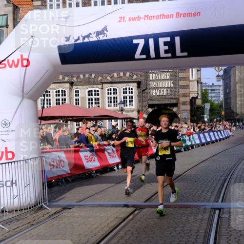 13.09.2026 - 21. swb-Marathon Bremen Tim E. http://msf.ph/oto/10300060 13.09.2026 10:40:13 Ziel 11198, 11721, 12144, 12339, 13519 meine-sportfotos.de