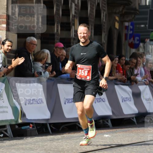 13.09.2026 - 21. swb-Marathon Bremen Strokosch-Dieckow http://msf.ph/oto/10300085 13.09.2026 12:48:30 Ziel 358, 447, 314 meine-sportfotos.de