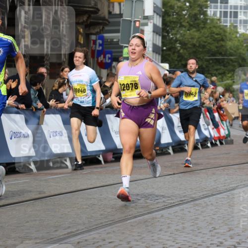 13.09.2026 - 21. swb-Marathon Bremen Strokosch-Dieckow http://msf.ph/oto/10300086 13.09.2026 10:50:36 Ziel 10170, 10233, 10876, 10923, 11111, 11128, 11178, 11497, 11499, 11622, 11680, 12045, 12240, 12269, 13562, 10267, 10764, 11076, 11170, 11753, 11961, 12052, 12070, 12179, 12309, 12488, 12560, 13544 meine-sportfotos.de