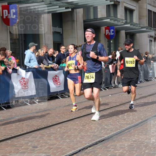 13.09.2026 - 21. swb-Marathon Bremen Strokosch-Dieckow http://msf.ph/oto/10300087 13.09.2026 10:47:42 Ziel 10142, 10316, 10329, 10592, 11018, 11058, 11193, 11360, 11634, 11735, 12278, 12354, 12487, 12558, 13620, 10172, 10189, 10210, 10223, 10270, 10310, 10393, 10592, 10594, 10807, 10860, 10873, 10898, 11018, 11130, 11269, 11469, 11634, 11646, 11809, 11894, 12077, 12195, 12296, 12318, 12547, 13521 meine-sportfotos.de