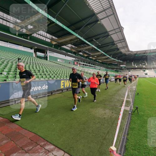 13.09.2026 - 21. swb-Marathon Bremen Michael Burmester http://msf.ph/oto/10300104 13.09.2026 10:38:49 Laufen im Stadion 10090, 10091, 10135, 10138, 10139, 10168, 10188, 10190, 10204, 10205, 10217, 10229, 10238, 10259, 10260, 10273, 10274, 10279, 10280, 10283, 10305, 10314, 10323, 10360, 10363, 10364, 10370, 10375, 10376, 10378, 10404, 10432, 10457, 10465, 10469, 10488, 10493, 10501, 10505, 10510, 10511, 10526, 10576, 10595, 10598, 10609, 10616, 10619, 10630, 10645, 10654, 10661, 10662, 10664, 10674, 10681, 10682, 10686, 10695, 10697, 10712, 10743, 10802, 10823 meine-sportfotos.de