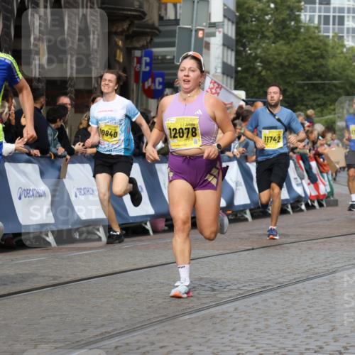 13.09.2026 - 21. swb-Marathon Bremen Strokosch-Dieckow http://msf.ph/oto/10300124 13.09.2026 10:50:36 Ziel 10170, 10233, 10876, 10923, 11111, 11128, 11178, 11497, 11499, 11622, 11680, 12045, 12240, 12269, 13562, 10267, 10764, 11076, 11170, 11753, 11961, 12052, 12070, 12179, 12309, 12488, 12560, 13544 meine-sportfotos.de