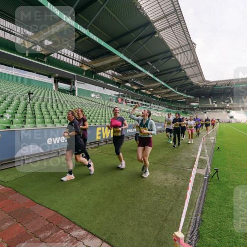 13.09.2026 - 21. swb-Marathon Bremen Michael Burmester http://msf.ph/oto/10300129 13.09.2026 10:38:55 Laufen im Stadion 10090, 10091, 10135, 10138, 10139, 10168, 10188, 10190, 10204, 10205, 10217, 10229, 10238, 10259, 10260, 10273, 10274, 10279, 10280, 10283, 10305, 10314, 10323, 10360, 10363, 10364, 10370, 10375, 10376, 10378, 10404, 10432, 10457, 10465, 10469, 10488, 10493, 10501, 10505, 10510, 10511, 10526, 10556, 10576, 10595, 10609, 10616, 10619, 10630, 10645, 10654, 10660, 10661, 10662, 10664, 10681, 10682, 10686, 10695, 10697, 10712, 10743, 10802, 10823 meine-sportfotos.de