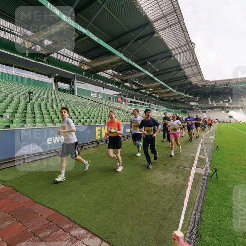 13.09.2026 - 21. swb-Marathon Bremen Michael Burmester http://msf.ph/oto/10300137 13.09.2026 10:38:56 Laufen im Stadion 10090, 10091, 10135, 10138, 10139, 10168, 10188, 10190, 10204, 10205, 10217, 10229, 10238, 10259, 10260, 10273, 10274, 10279, 10280, 10283, 10305, 10314, 10323, 10360, 10363, 10364, 10370, 10375, 10376, 10378, 10404, 10432, 10457, 10465, 10469, 10488, 10493, 10501, 10505, 10510, 10511, 10526, 10556, 10576, 10595, 10609, 10616, 10619, 10630, 10645, 10654, 10660, 10661, 10662, 10664, 10681, 10682, 10686, 10695, 10697, 10712, 10743, 10802, 10823 meine-sportfotos.de