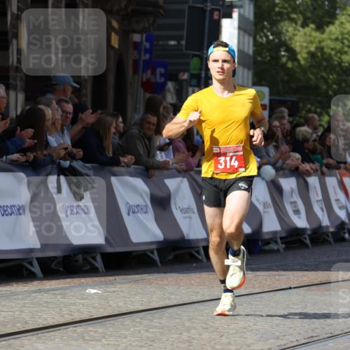 13.09.2026 - 21. swb-Marathon Bremen Strokosch-Dieckow http://msf.ph/oto/10300140 13.09.2026 12:49:06 Ziel 314, 1917 meine-sportfotos.de