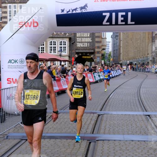13.09.2026 - 21. swb-Marathon Bremen Tim E. http://msf.ph/oto/10300141 13.09.2026 10:40:50 Ziel 10520, 11373, 13563, 13566, 13616 meine-sportfotos.de