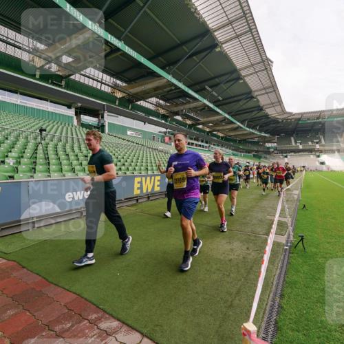 13.09.2026 - 21. swb-Marathon Bremen Michael Burmester http://msf.ph/oto/10300151 13.09.2026 10:39:00 Laufen im Stadion 10090, 10091, 10135, 10138, 10139, 10168, 10188, 10190, 10204, 10205, 10217, 10229, 10238, 10259, 10260, 10273, 10274, 10279, 10280, 10283, 10305, 10314, 10323, 10360, 10363, 10364, 10370, 10375, 10376, 10378, 10404, 10432, 10457, 10465, 10469, 10488, 10493, 10501, 10505, 10510, 10511, 10526, 10556, 10576, 10580, 10595, 10609, 10616, 10619, 10630, 10645, 10654, 10660, 10661, 10662, 10664, 10681, 10682, 10686, 10695, 10697, 10712, 10743, 10802, 10823 meine-sportfotos.de