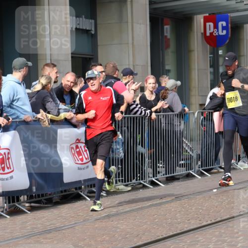 13.09.2026 - 21. swb-Marathon Bremen Strokosch-Dieckow http://msf.ph/oto/10300152 13.09.2026 10:47:44 Ziel 10142, 10316, 10329, 11058, 11193, 11360, 11735, 11781, 12278, 12354, 12487, 12558, 13620, 10172, 10189, 10210, 10223, 10270, 10310, 10393, 10592, 10594, 10807, 10860, 10873, 11018, 11130, 11469, 11634, 11646, 11809, 11894, 12077, 12296, 12318, 12547, 12558, 13521 meine-sportfotos.de