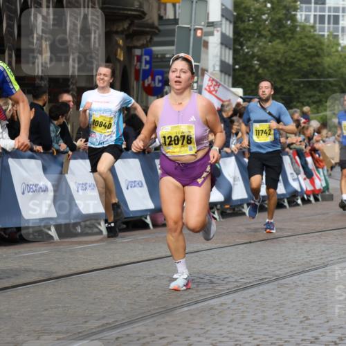 13.09.2026 - 21. swb-Marathon Bremen Strokosch-Dieckow http://msf.ph/oto/10300165 13.09.2026 10:50:36 Ziel 10170, 10233, 10876, 10923, 11111, 11128, 11178, 11497, 11499, 11622, 11680, 12045, 12240, 12269, 13562, 10267, 10764, 11076, 11170, 11753, 11961, 12052, 12070, 12179, 12309, 12488, 12560, 13544 meine-sportfotos.de