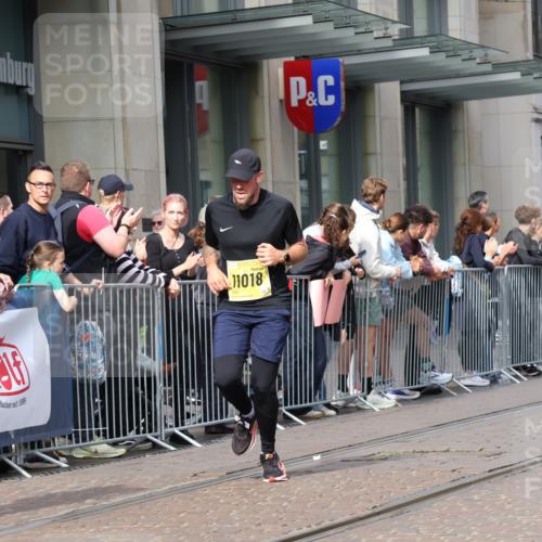 13.09.2026 - 21. swb-Marathon Bremen Strokosch-Dieckow http://msf.ph/oto/10300171 13.09.2026 10:47:45 Ziel 10142, 10316, 10329, 11058, 11193, 11360, 11735, 11781, 12278, 12354, 12487, 13620, 10172, 10189, 10210, 10223, 10270, 10310, 10393, 10592, 10594, 10807, 10860, 10873, 11018, 11130, 11469, 11634, 11646, 11809, 11894, 12077, 12296, 12318, 12547, 12558, 13521 meine-sportfotos.de