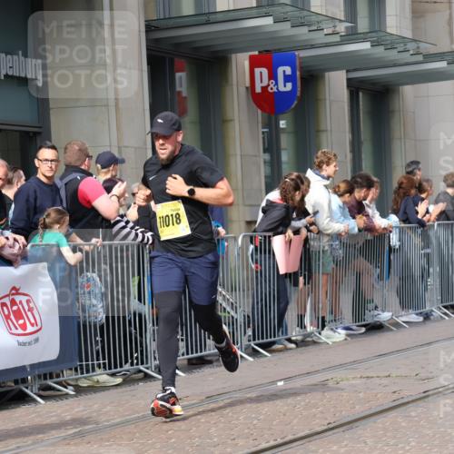 13.09.2026 - 21. swb-Marathon Bremen Strokosch-Dieckow http://msf.ph/oto/10300182 13.09.2026 10:47:45 Ziel 10142, 10316, 10329, 11058, 11193, 11360, 11735, 11781, 12278, 12354, 12487, 13620, 10172, 10189, 10210, 10223, 10270, 10310, 10393, 10592, 10594, 10807, 10860, 10873, 11018, 11130, 11469, 11634, 11646, 11809, 11894, 12077, 12296, 12318, 12547, 12558, 13521 meine-sportfotos.de