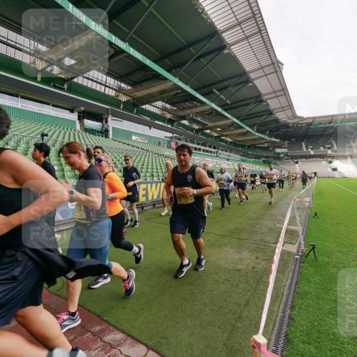 13.09.2026 - 21. swb-Marathon Bremen Michael Burmester http://msf.ph/oto/10300183 13.09.2026 10:39:05 Laufen im Stadion 10090, 10091, 10135, 10138, 10139, 10168, 10188, 10190, 10204, 10205, 10217, 10229, 10238, 10259, 10260, 10279, 10280, 10283, 10305, 10314, 10360, 10363, 10364, 10370, 10375, 10376, 10378, 10404, 10432, 10457, 10465, 10469, 10484, 10488, 10493, 10501, 10505, 10510, 10511, 10526, 10556, 10576, 10580, 10595, 10609, 10616, 10619, 10630, 10645, 10654, 10660, 10661, 10662, 10664, 10681, 10682, 10686, 10695, 10697, 10712, 10737, 10743, 10802, 10823 meine-sportfotos.de