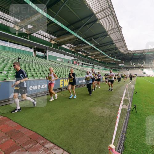 13.09.2026 - 21. swb-Marathon Bremen Michael Burmester http://msf.ph/oto/10300186 13.09.2026 10:39:06 Laufen im Stadion 10090, 10091, 10135, 10138, 10139, 10168, 10188, 10190, 10204, 10205, 10217, 10229, 10234, 10238, 10259, 10260, 10279, 10280, 10283, 10305, 10314, 10360, 10363, 10364, 10370, 10375, 10376, 10378, 10404, 10432, 10457, 10465, 10469, 10484, 10488, 10493, 10501, 10505, 10510, 10511, 10526, 10556, 10576, 10580, 10595, 10609, 10616, 10619, 10630, 10645, 10654, 10660, 10661, 10662, 10664, 10681, 10682, 10686, 10695, 10697, 10712, 10737, 10743, 10802, 10823 meine-sportfotos.de